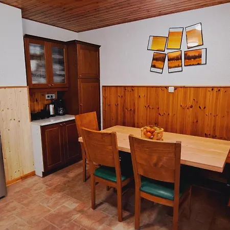 Hisa Biba House *